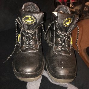 Men’s work boots